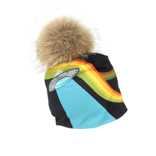 Tuque noire avec une bande arc-en-ciel colorée et une application de soucoupe volante, surmontée d&