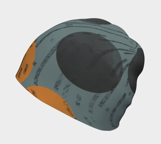Tuque grise montrant un grand cercle noir et un accent ambré au dos, vue produit 3D sur fond blanc