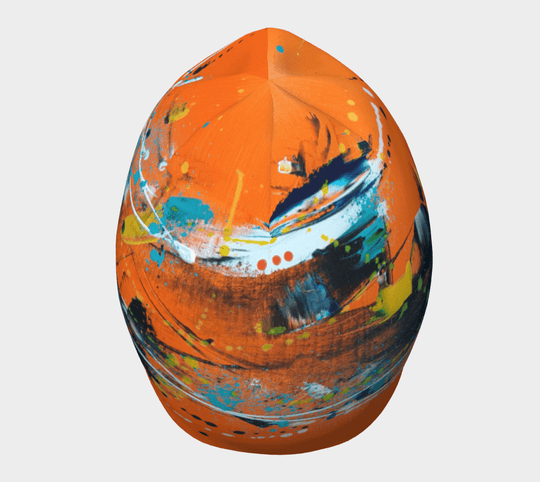 Vue arrière de la tuque orange abstrait, soulignant sa couronne arrondie et son motif artistique.
