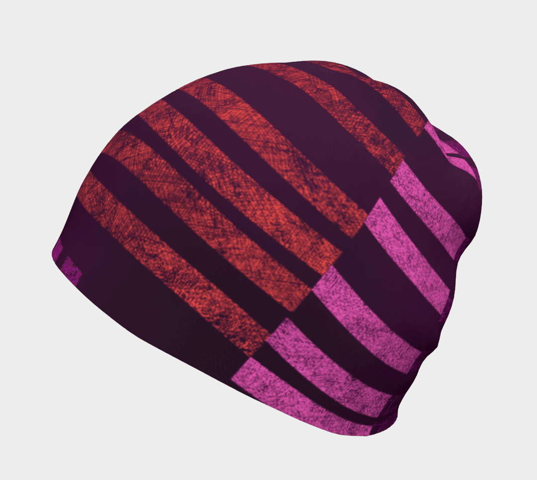 Tuque Purple Waves avec rayures horizontales alternées violet foncé et rouges, vue de côté.