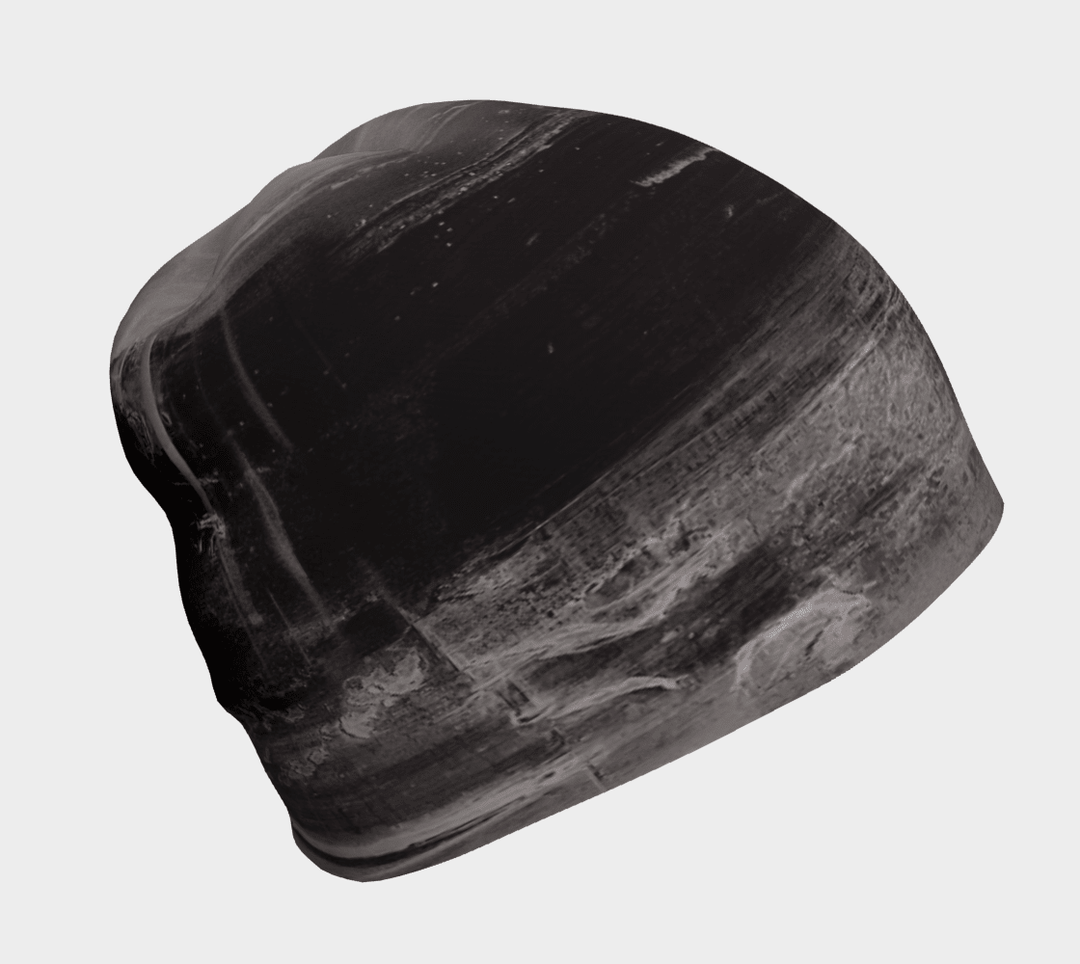 Tuque Wall Black, vue de côté — imprimé art en coups de pinceau noirs et gris sur coque extensible doublée bambou