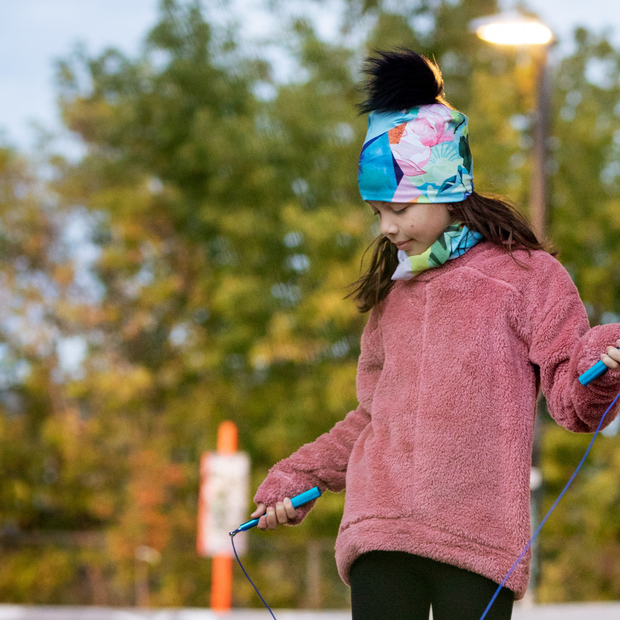 Perfect accessory to play outside !  discover our new multifunctional tubular bandana with a solf floral pattern in pastel colours ! 